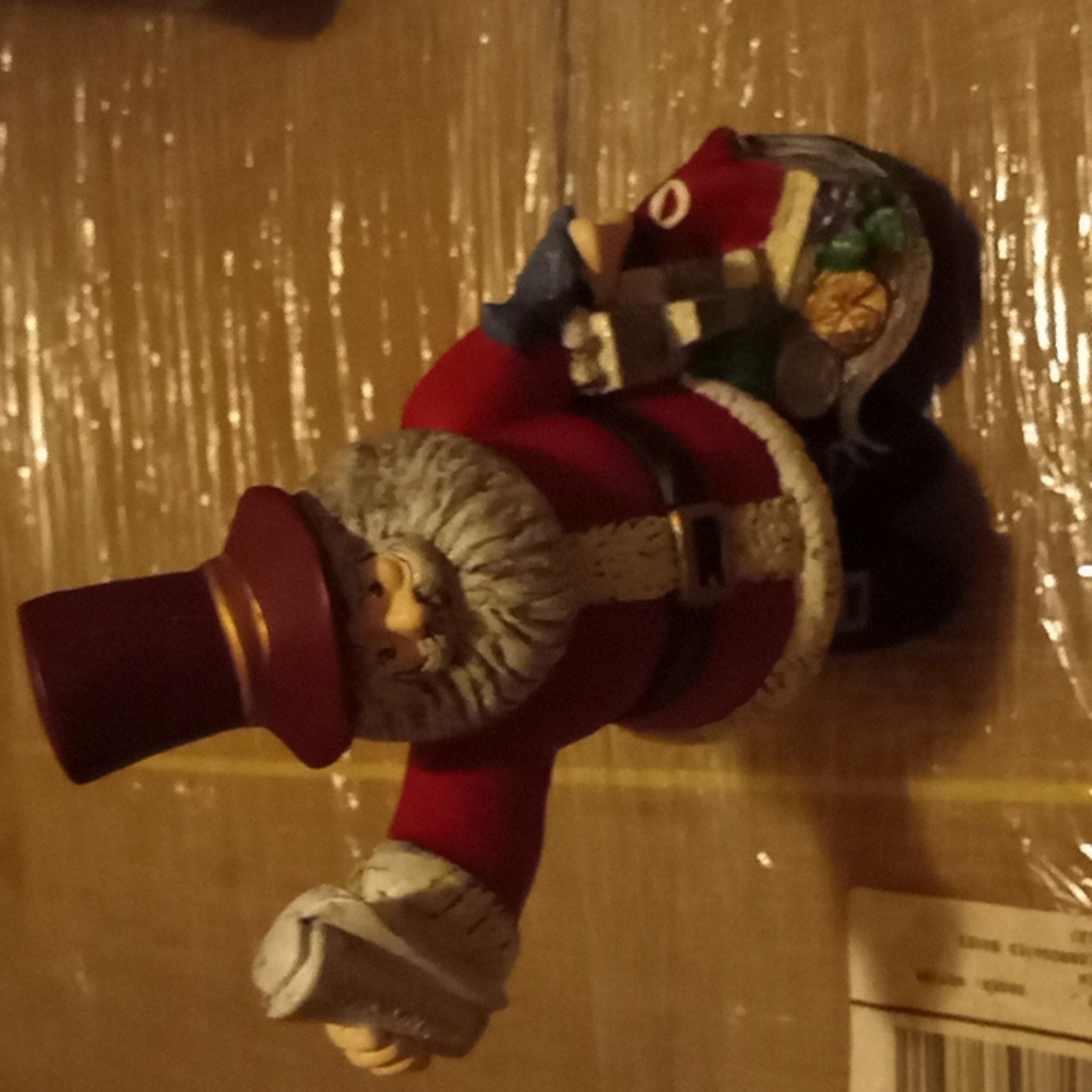 Illinois Christmas decor santa